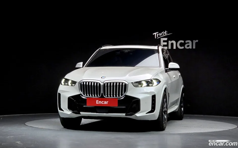 BMW X5 xDrive 40i M 2024 — миниатюра 3
