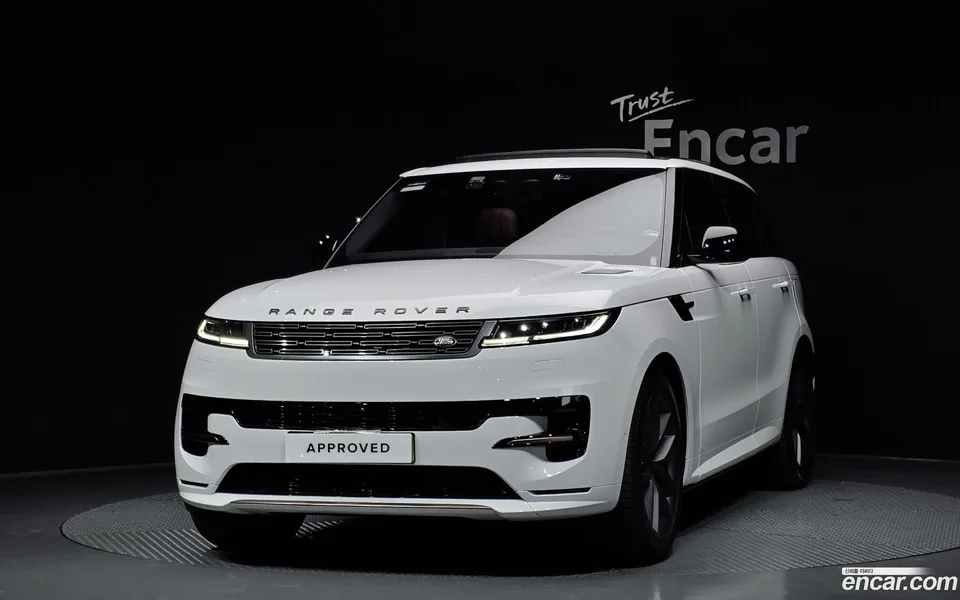 Land Rover Range Rover Sport P550E HSE 2025 — фото 1, купить с доставкой в Москву