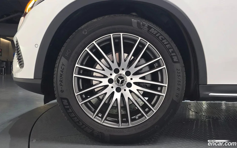 Mercedes-Benz GLC-Class GLC300 4MATIC 2024 — миниатюра 2