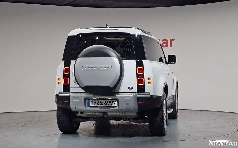 Land Rover Defender 90 D250 SE 2022 — миниатюра 4