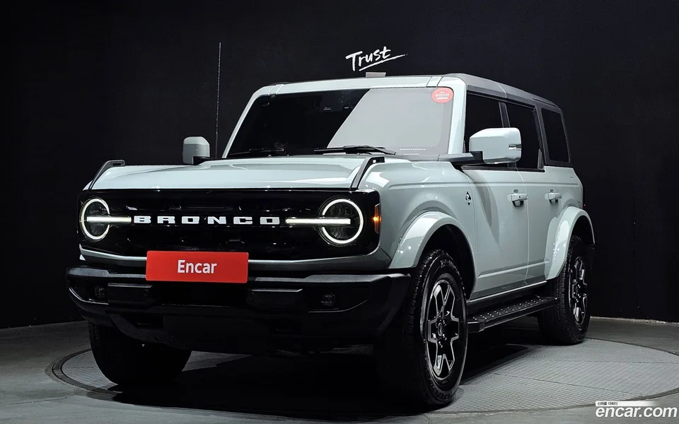 Ford Bronco 2.7 2023 — фото 1, купить с доставкой в Москву
