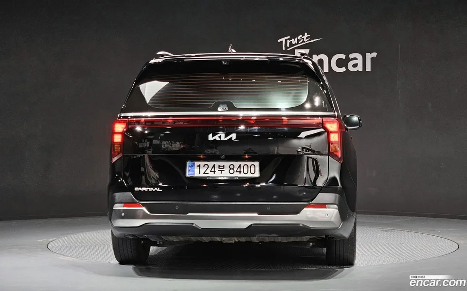 Kia Carnival 9 2024 — thumbnail 4
