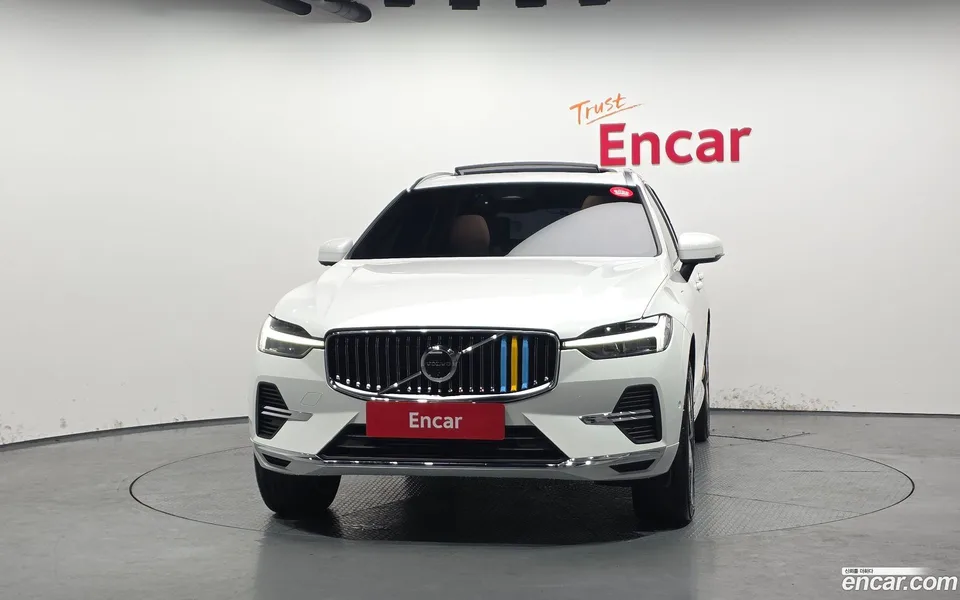 Volvo XC60 T8 2024 — миниатюра 3