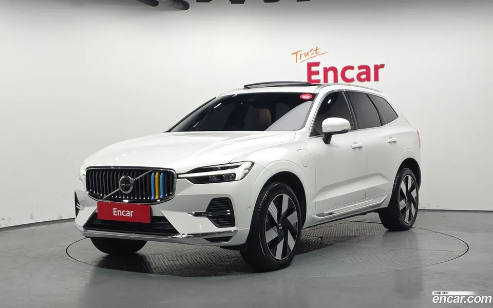 Volvo XC60 T8 2024 — фото 1, купить с доставкой в Москву