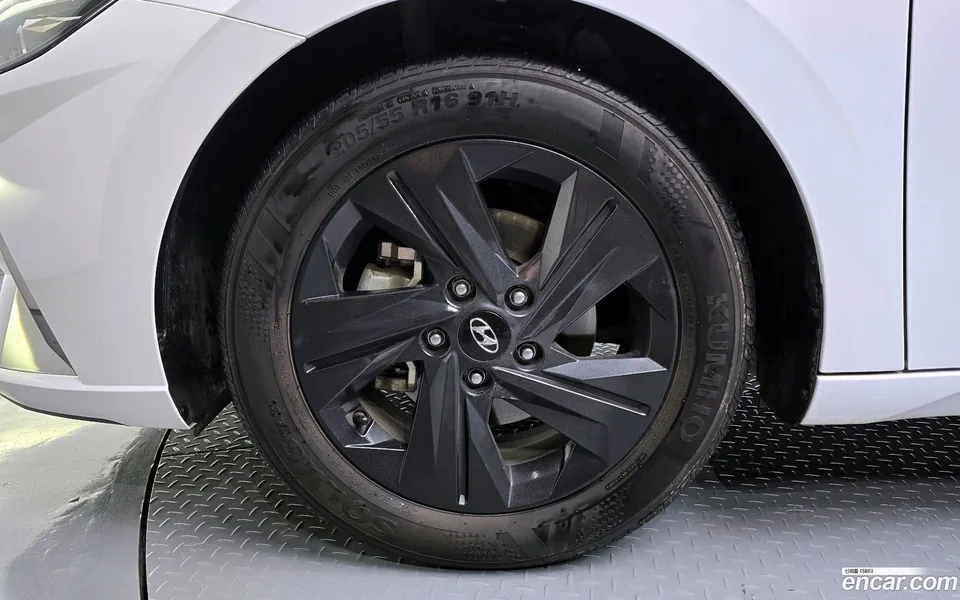 Hyundai Avante 1.6 2022 — миниатюра 2