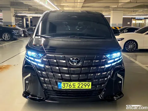 Toyota Alphard 2024 buy in Moscow