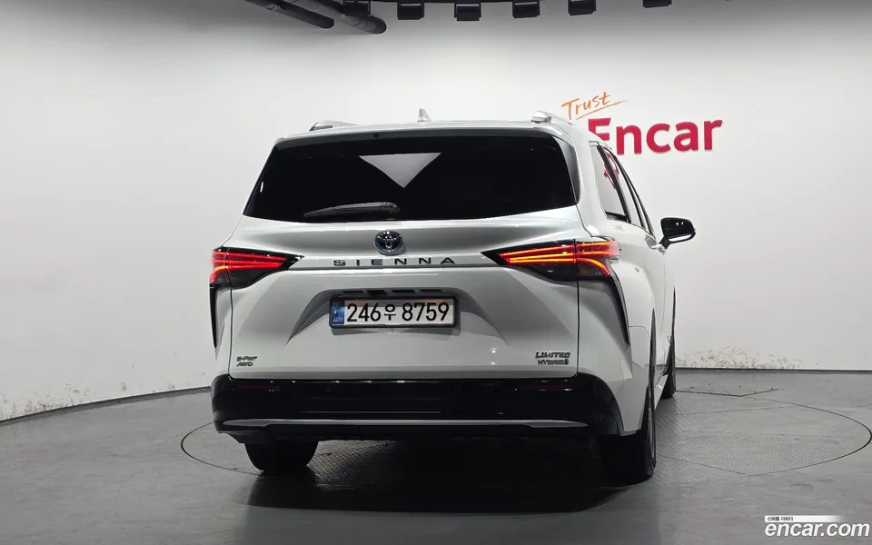Toyota Sienna 2.5 AWD 2024 — миниатюра 4
