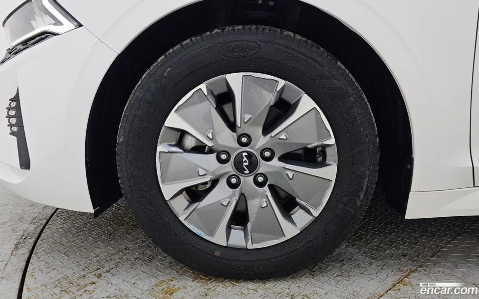 Kia K5 Hybrid 2022 — thumbnail 2