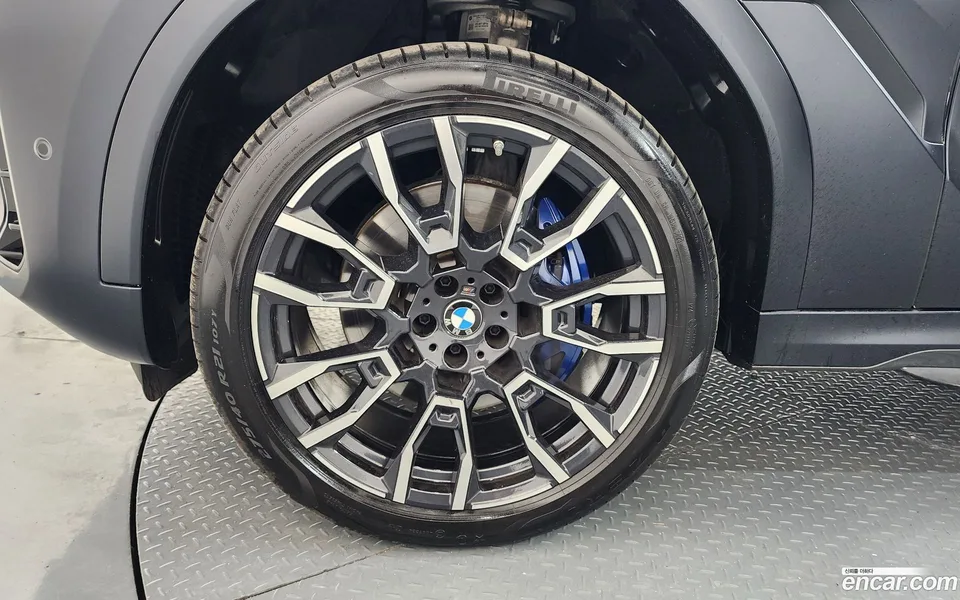 BMW X6 xDrive40i M 2023 — миниатюра 2