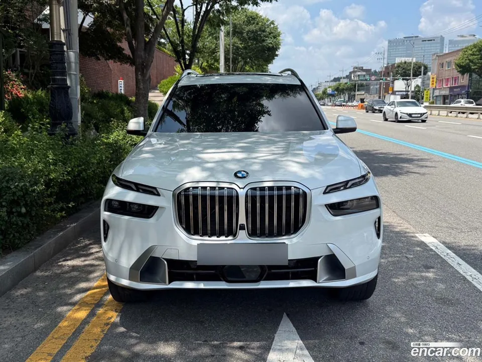 BMW X7 xDrive 40i 6 2025 — миниатюра 3