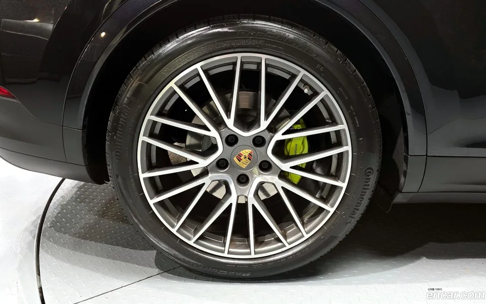 Porsche Cayenne 3.0 E- 2022 — миниатюра 2