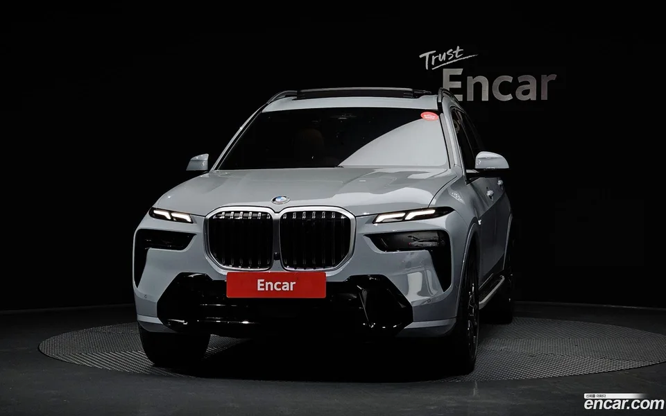 BMW X7 xDrive 40i M 6 2023 — миниатюра 3