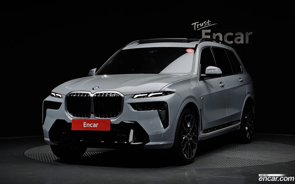 BMW X7 xDrive 40i M 6 2023 — фото 1, купить с доставкой в Москву