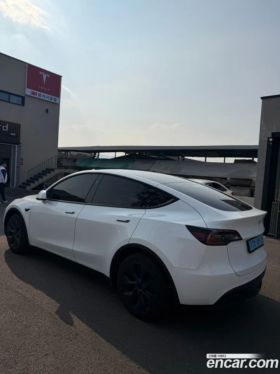 Tesla Model Y RWD 2024 — миниатюра 5