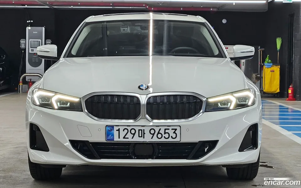 BMW 3 Series 320i 2025 — миниатюра 3