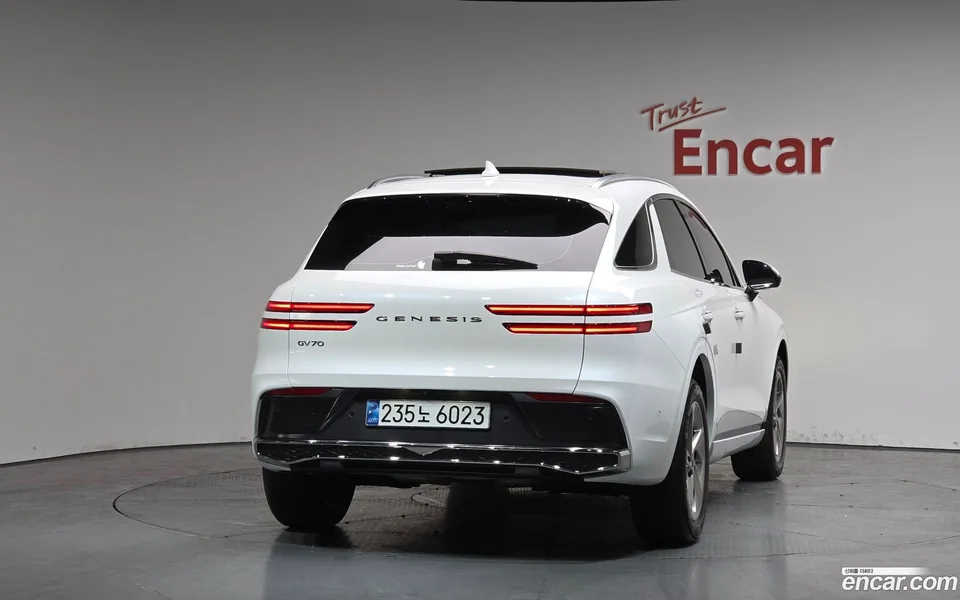 Genesis GV70 2.5T 2WD 2024 — миниатюра 4
