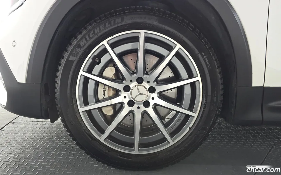 Mercedes-Benz GLB-Class AMG GLB35 4MATIC 2022 — миниатюра 2