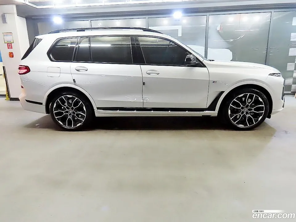 BMW X7 xDrive 40d M 6 2023 — миниатюра 3