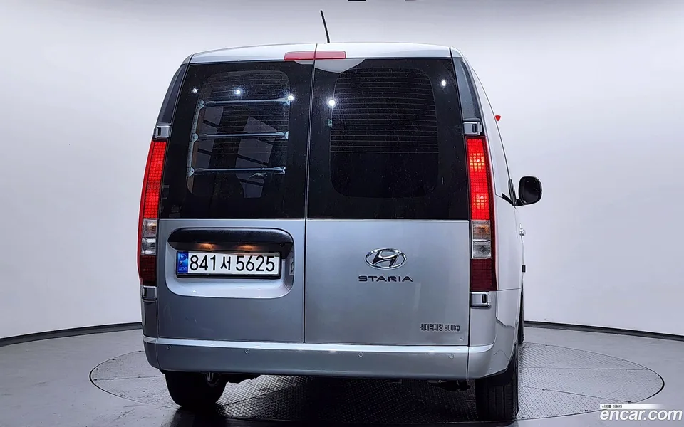 Hyundai Staria 3 2022 — миниатюра 2