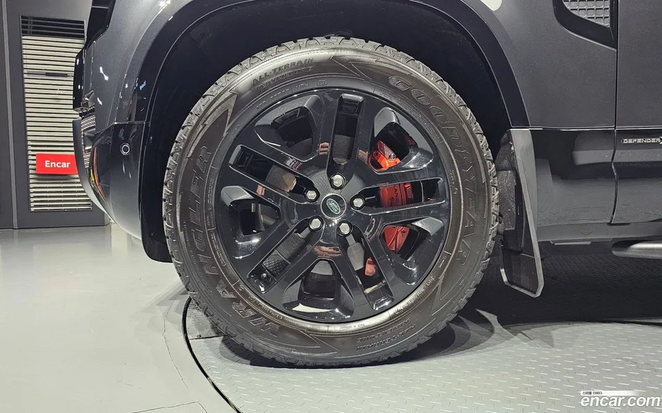 Land Rover Defender 110 P400 X 2024 — миниатюра 2