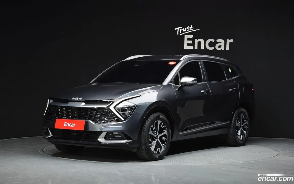 Kia Sportage Hybrid 2WD 2023 — фото 1, купить с доставкой в Москву