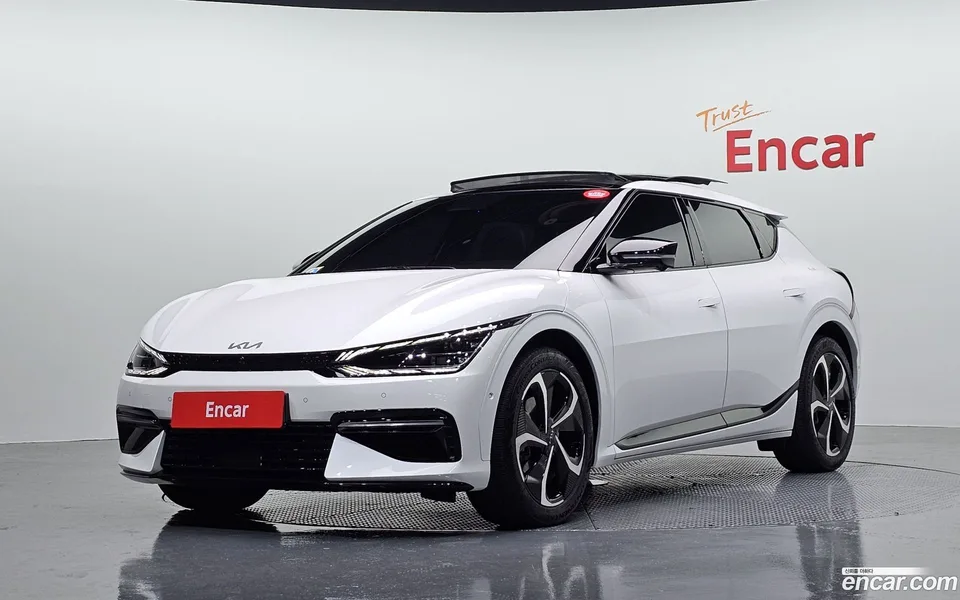 Kia EV6 4WD 2023 — фото 1, купить с доставкой в Москву