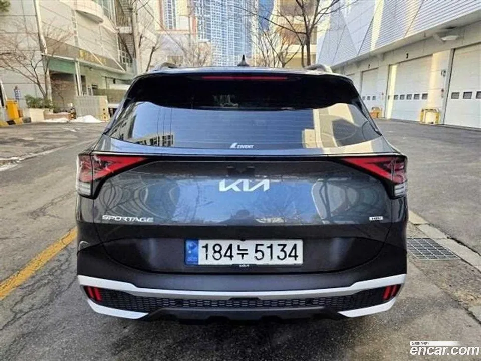 Kia Sportage Hybrid 2WD 2023 — миниатюра 3