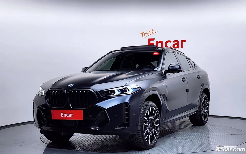 BMW X6 xDrive40i M 2023 — фото 1, купить с доставкой в Москву