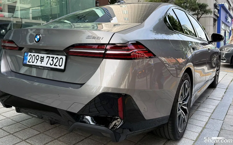 BMW 5 Series 520i M 2025 — миниатюра 4