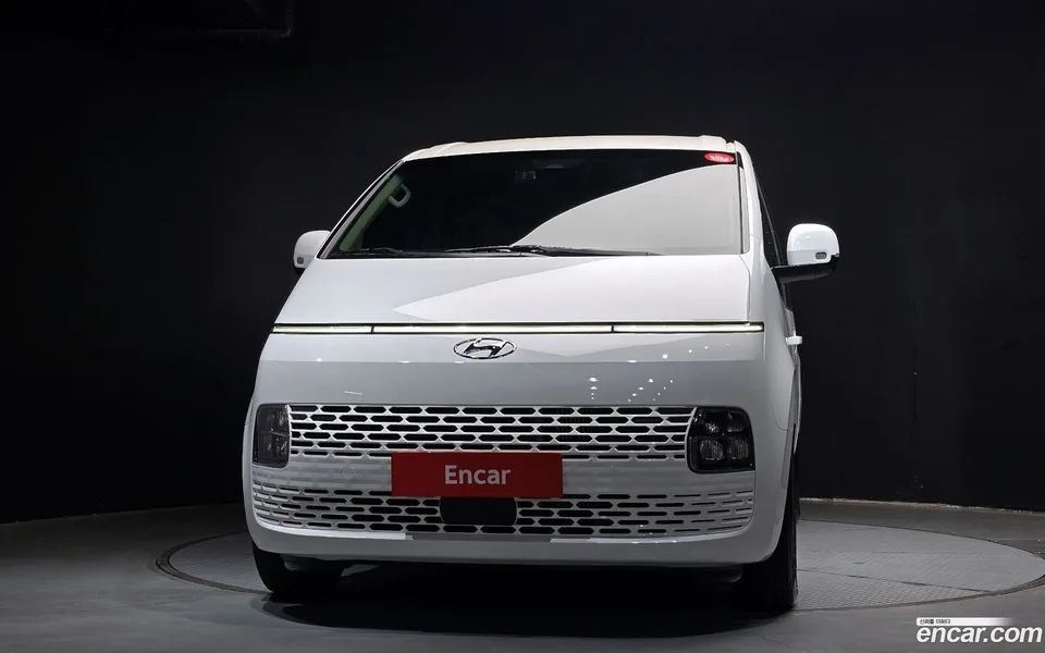 Hyundai Staria 5 2024 — миниатюра 3