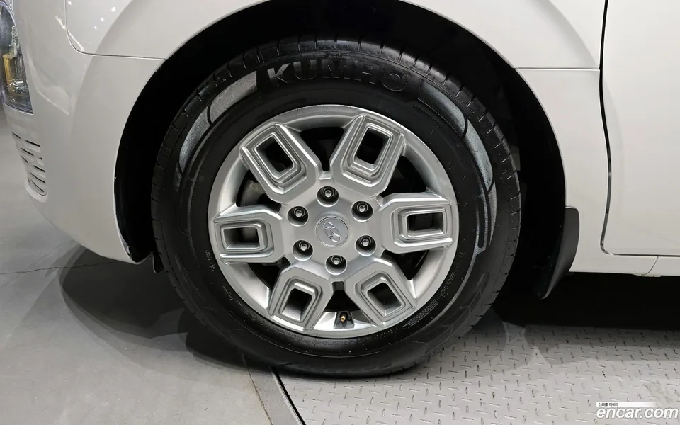 Hyundai Staria 5 2024 — миниатюра 5