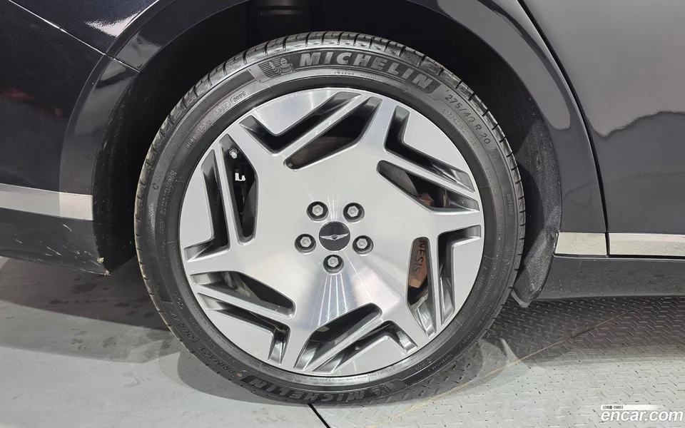 Genesis G90 3.5 e-S/C AWD LWB 2023 — миниатюра 2