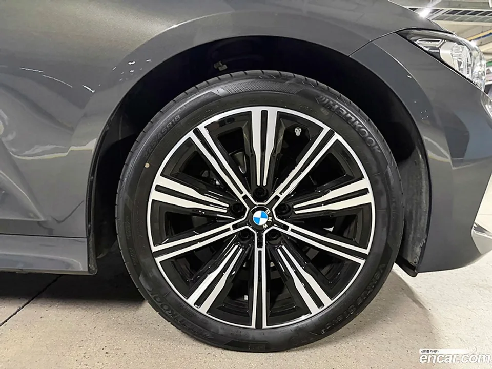 BMW 3 Series 320i 2025 — миниатюра 2