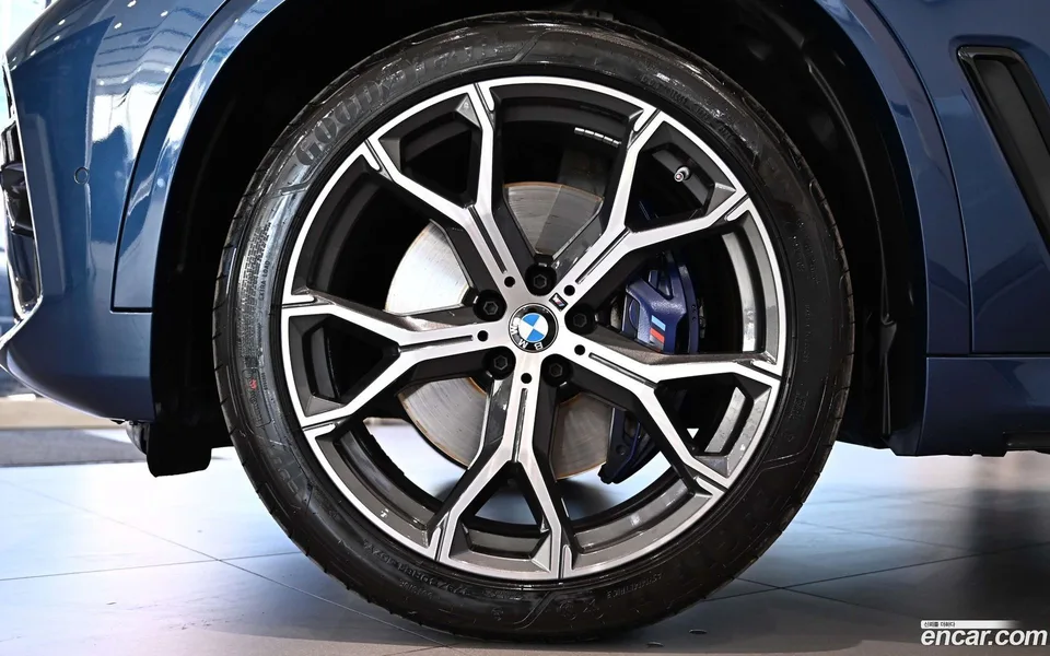 BMW X5 xDrive 30d M 2023 — миниатюра 5
