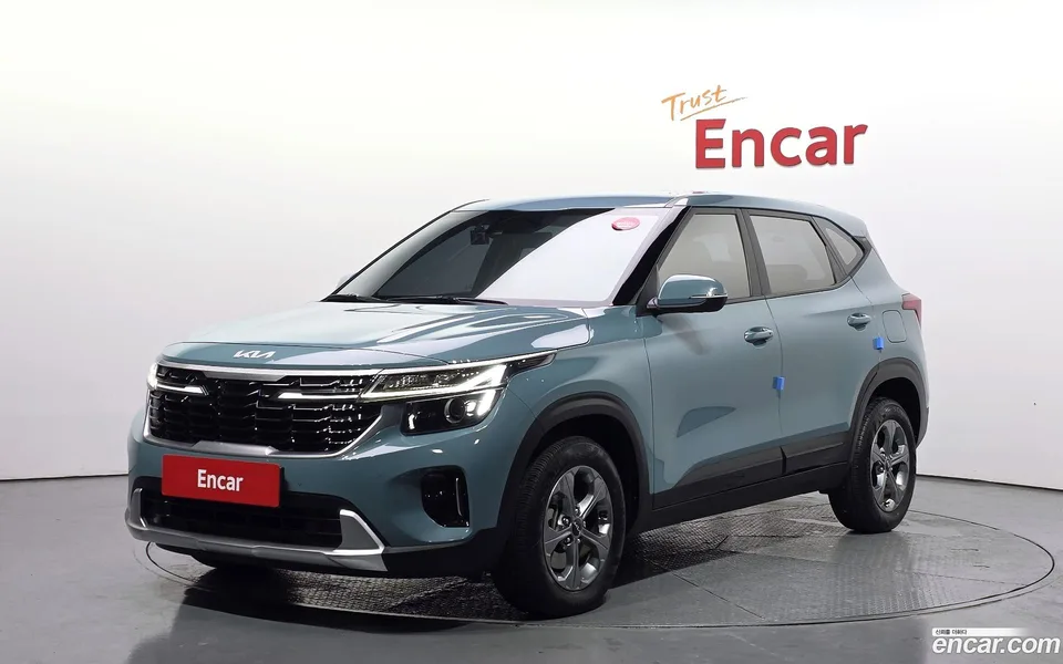 Kia Seltos 1.6 2WD 2023 — фото 1, купить с доставкой в Москву