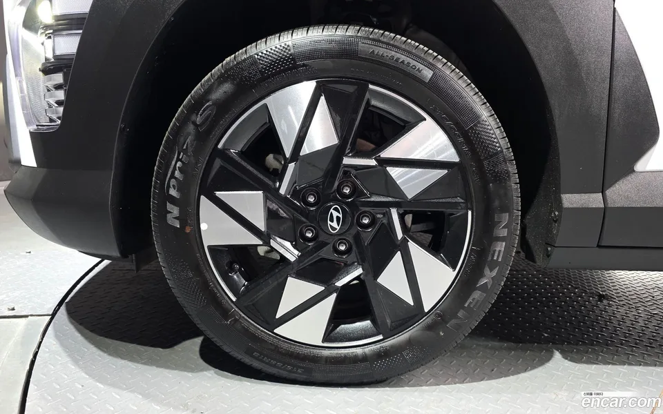 Hyundai Kona 1.6 2WD 2024 — миниатюра 5