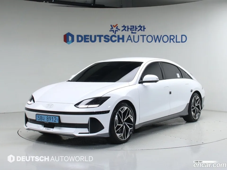 Hyundai Ioniq 6 2023 — фото 1, купить с доставкой в Москву