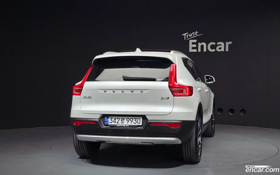 Volvo XC40 B4 2024 — миниатюра 4