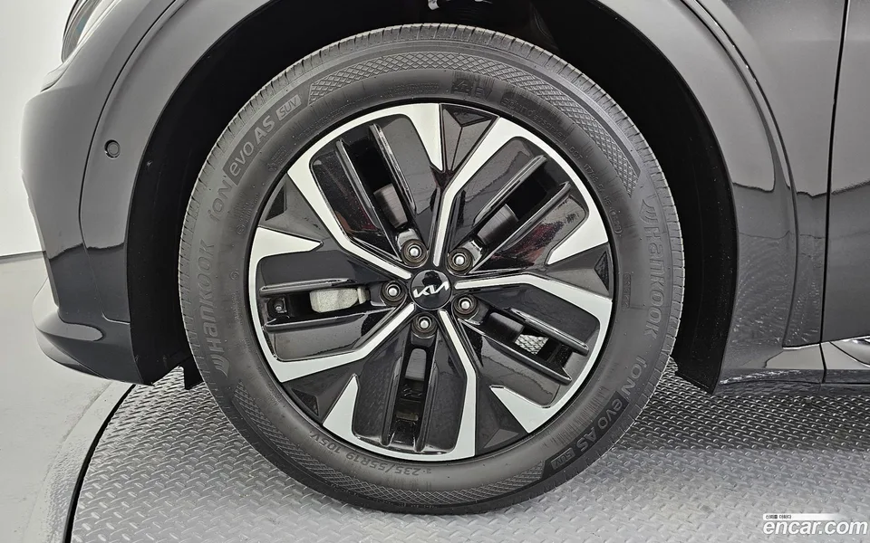 Kia EV6 4WD 2022 — миниатюра 2