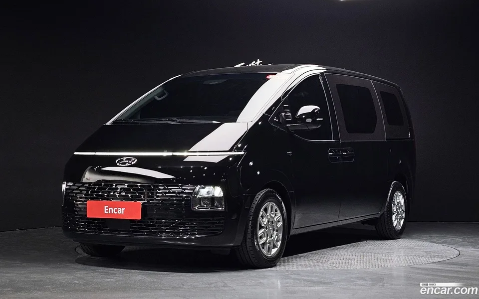 Hyundai Staria 3 2024 — фото 1, купить с доставкой в Москву