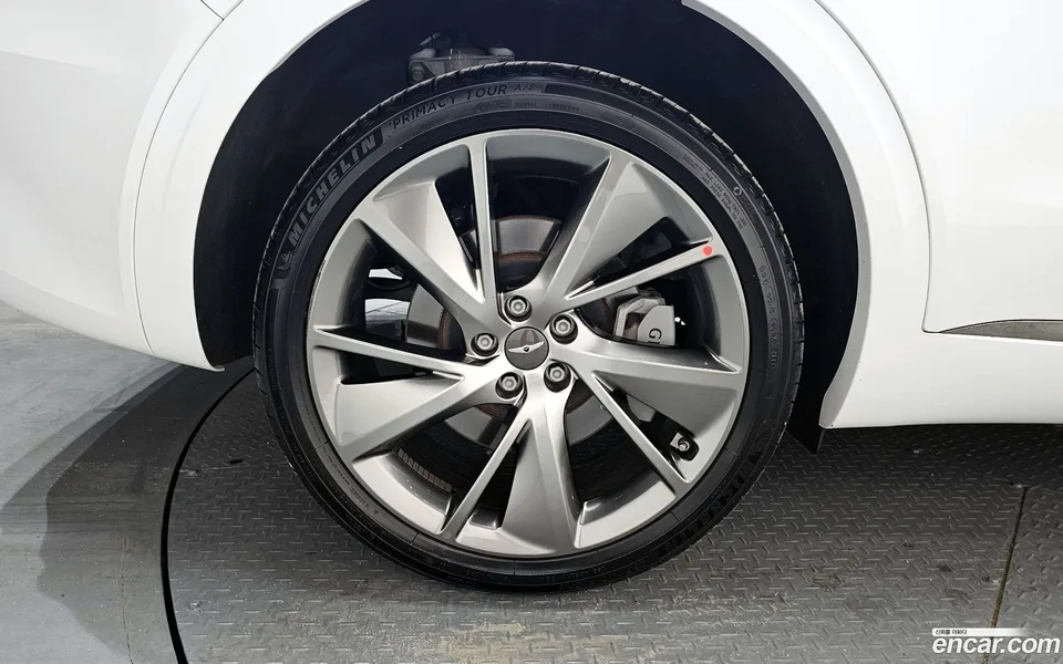 Genesis GV70 2.5T 2WD 2023 — миниатюра 2