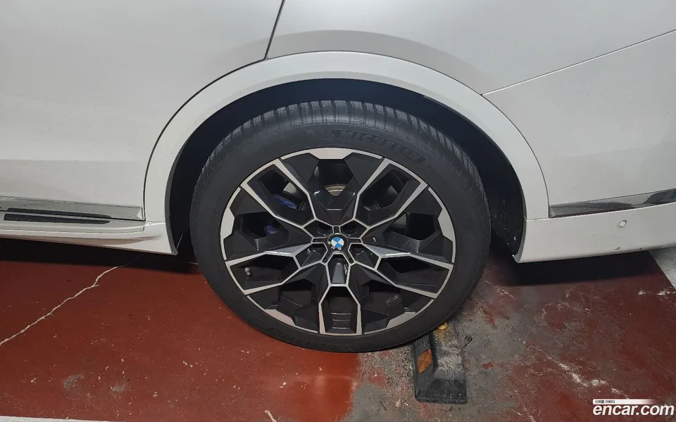 BMW X7 xDrive 40i M 6 2023 — миниатюра 5