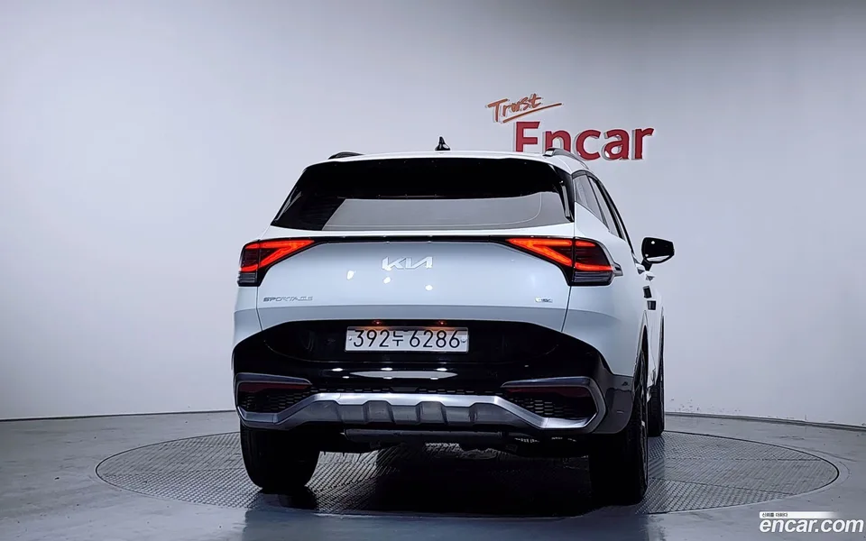 Kia Sportage Hybrid 2WD 2023 — миниатюра 4