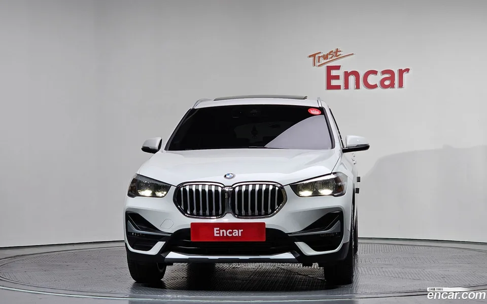 BMW X1 xDrive 20i xLine 2022 — миниатюра 3