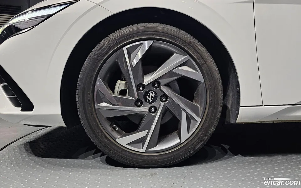 Hyundai Avante CN7 1.6 2023 — миниатюра 2