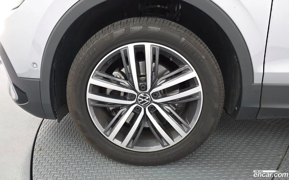 Volkswagen Tiguan Allspace 2.0 TSI 2022 — миниатюра 2