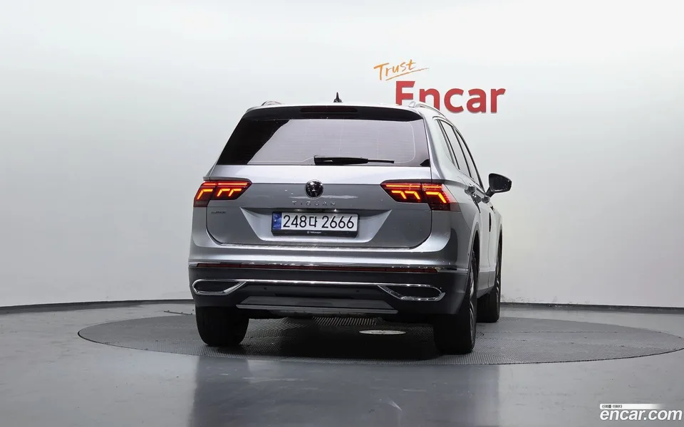 Volkswagen Tiguan Allspace 2.0 TSI 2022 — миниатюра 4