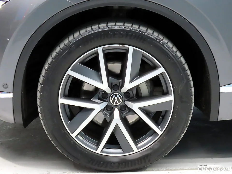 Volkswagen Touareg 3.0 TDI 2023 — миниатюра 5