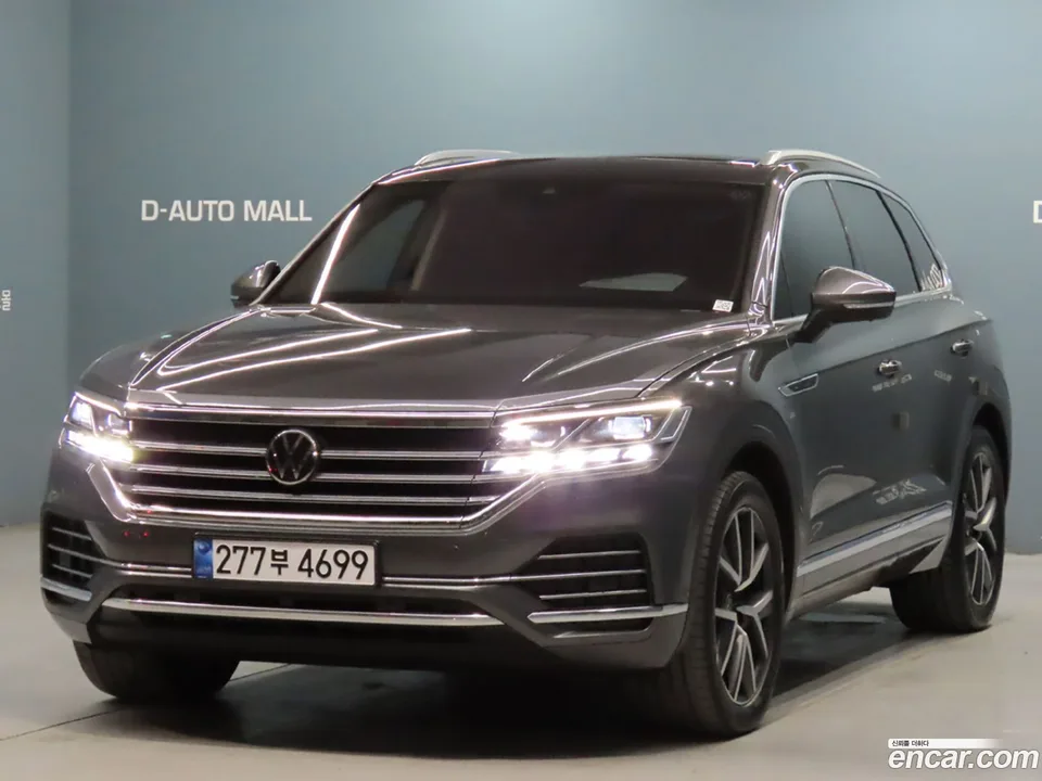 Volkswagen Touareg 3.0 TDI 2023 — фото 1, купить с доставкой в Москву