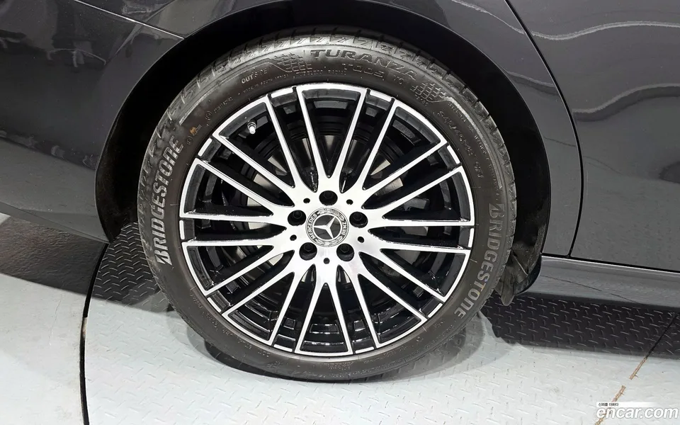 Mercedes-Benz C-Class C300 4MATIC 2024 — миниатюра 2